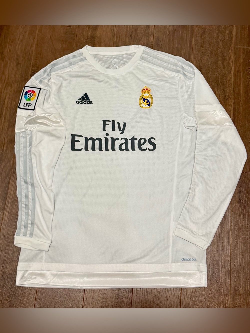 Real Madrid 2015/16 Retro Soccer Home Jersey -Size Medium Men Long Sleeve